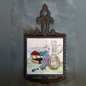 Trivet cast iron cheese grapes wine 10"X5"